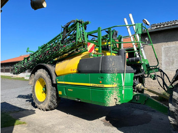 Прицепной опрыскиватель JOHN DEERE