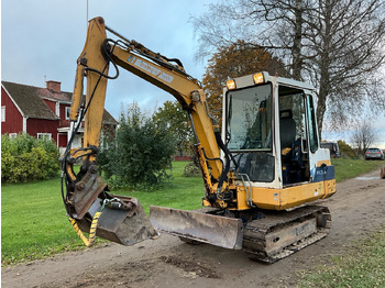 Экскаватор KOMATSU
