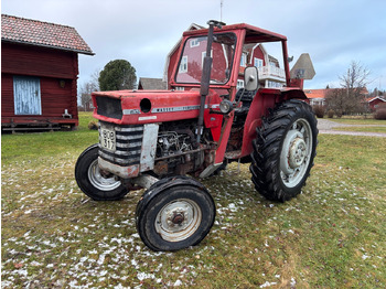 Трактор MASSEY FERGUSON 100 series