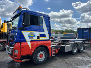 Грузовик MAN TGX 33.480