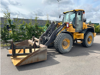 Колёсный погрузчик VOLVO L50