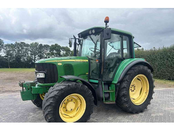 Трактор JOHN DEERE 6220