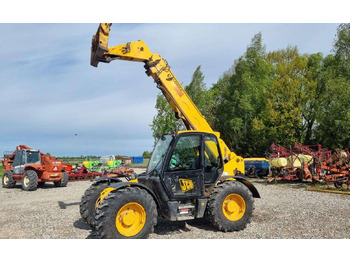 Трактор JCB