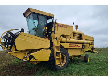 Зерноуборочный комбайн NEW HOLLAND