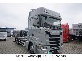 Грузовик-контейнеровоз/ Сменный кузов SCANIA S 450