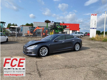 Легковой автомобиль TESLA