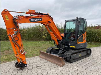 Мини-экскаватор DOOSAN DX63-3