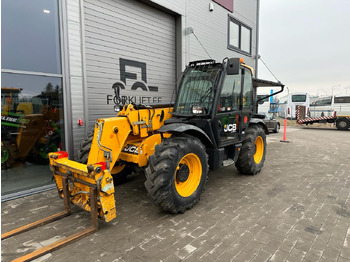 Телескопический погрузчик JCB