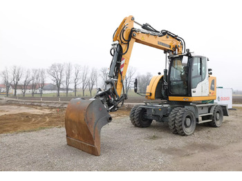 Колёсный экскаватор LIEBHERR A 916