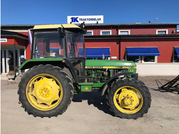 Трактор JOHN DEERE 2140