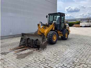 Колёсный погрузчик CATERPILLAR
