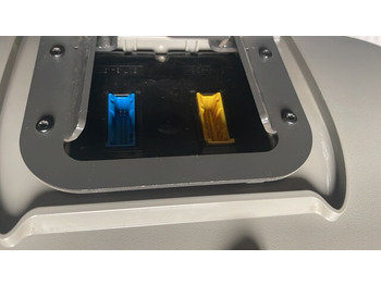 : фото в шапке страницы