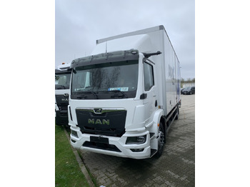 Грузовик с закрытым кузовом