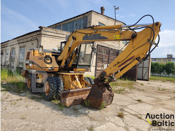 Колёсный экскаватор Case WX 150: фото 3