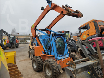 Мини-погрузчик с бортовым поворотом NEW HOLLAND
