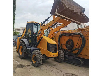 Экскаватор-погрузчик JCB 3CX
