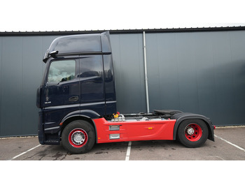 : фото в шапке страницы