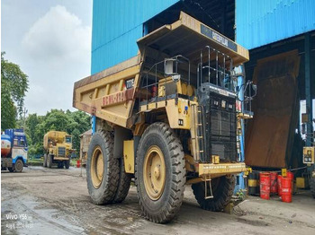 Карьерный самосвал CATERPILLAR 777