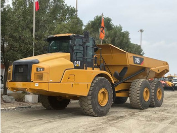 Сочленённый самосвал CATERPILLAR 745