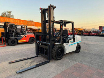 Дизельный погрузчик UNICARRIERS