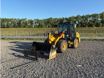 Колёсный погрузчик CATERPILLAR 906