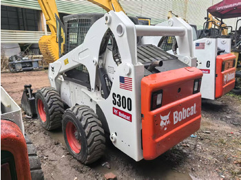 Мини-погрузчик с бортовым поворотом Bobcat S300: фото 2