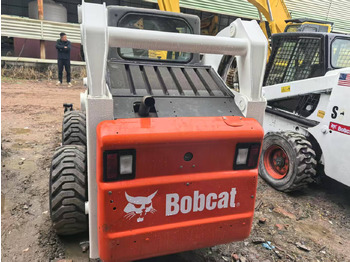 Мини-погрузчик с бортовым поворотом Bobcat S300: фото 3