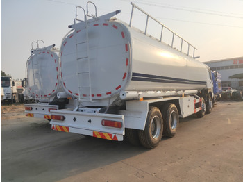 Грузовик-цистерна Sinotruk HOWO 8*4 Tank truck: фото 2