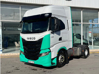 Тягач IVECO