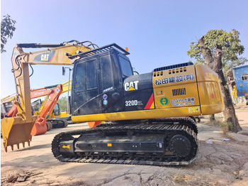 Гусеничный экскаватор CATERPILLAR 320D2