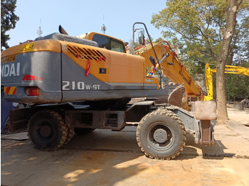 Гусеничный экскаватор HYUNDAI R210