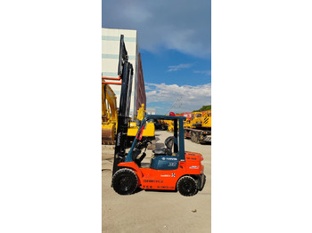 Вилочный погрузчик TOYOTA FD30: фото 3