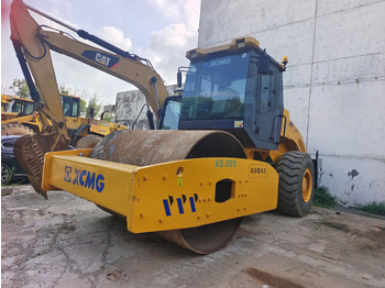 Дорожный каток XCMG XS183J