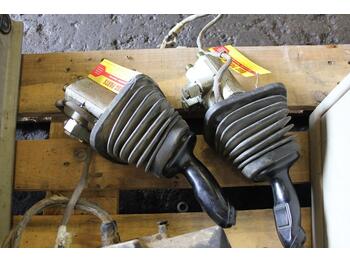 Кабина и интерьер LIEBHERR