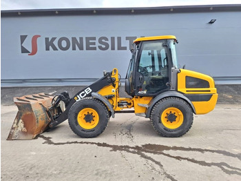 Колёсный погрузчик JCB 409