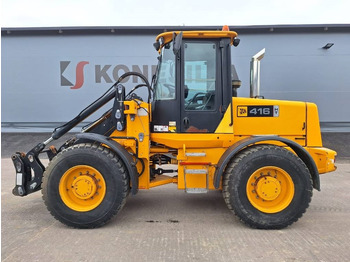 Колёсный погрузчик JCB
