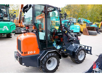 Новый Компактный фронтальный погрузчик Kubota RT210-2 UUSI: фото 5