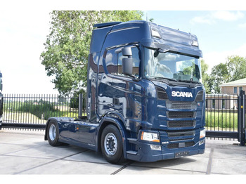 Тягач SCANIA S 450