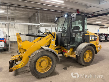 Колёсный погрузчик CATERPILLAR 906M
