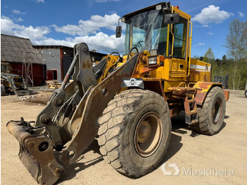 Колёсный погрузчик VOLVO L90C