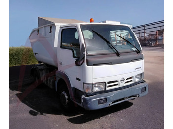 Грузовик NISSAN