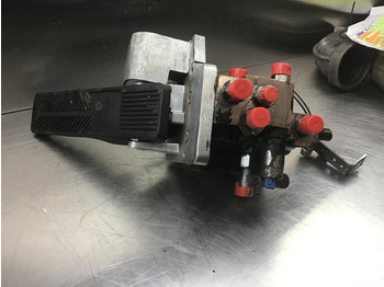 Педаль LIEBHERR