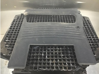 Кабина и интерьер LIEBHERR