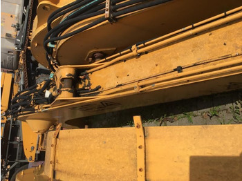 Стрела LIEBHERR