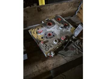 Головка блока LIEBHERR