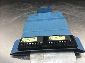 Приборная панель LIEBHERR