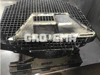 Кабина и интерьер LIEBHERR