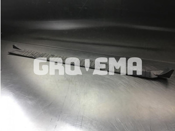 Кабина и интерьер LIEBHERR