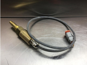 : фото в шапке страницы