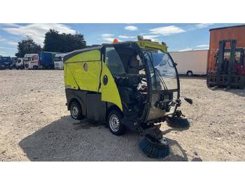 Подметально-уборочная машина JOHNSTON: фото 2 Подметально-уборочная машина JOHNSTON: фото 2